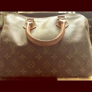 Louis Vuitton Speedy 25 w/ authentication